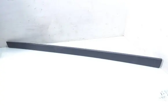 Chevrolet Orlando Front door trim (molding) 96886773