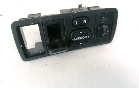 Toyota Avensis T220 Wing mirror switch 183574 777663