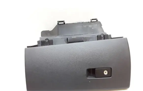 Glove box