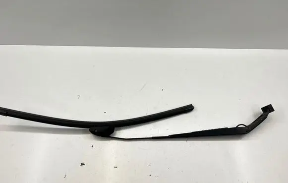 Toyota Hilux (AN10, AN20, AN30) Front wiper blade arm 6900