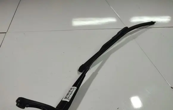 Audi A5 8T 8F Front wiper blade arm 178380