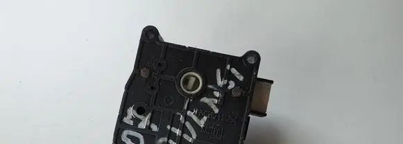 Toyota Avensis T250 A/C air flow flap actuator/motor 