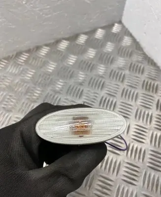 Nissan Juke I F15 Front fender indicator light