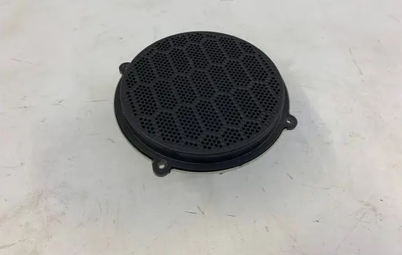 Dodge Challenger Subwoofer speaker 05064983ab
