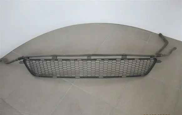 Lexus IS 220D-250-350 Front bumper lower grill 5311253010