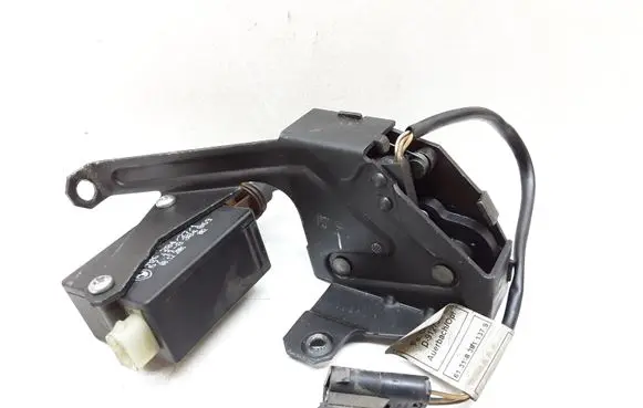 BMW 5 E39 Tailgate window lock/catch/latch 8238469 8384069