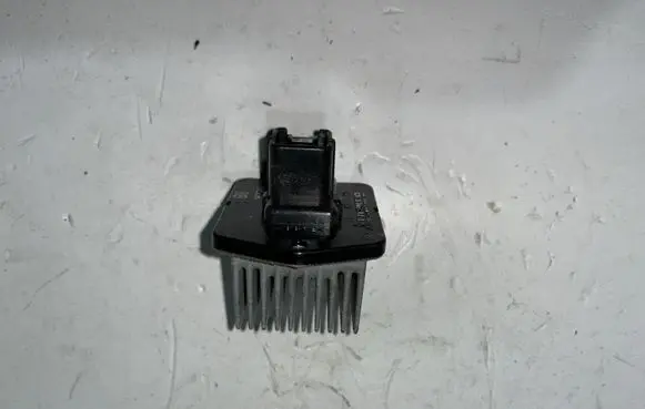 Mitsubishi Lancer Evolution Heater blower motor/fan resistor 7802A006