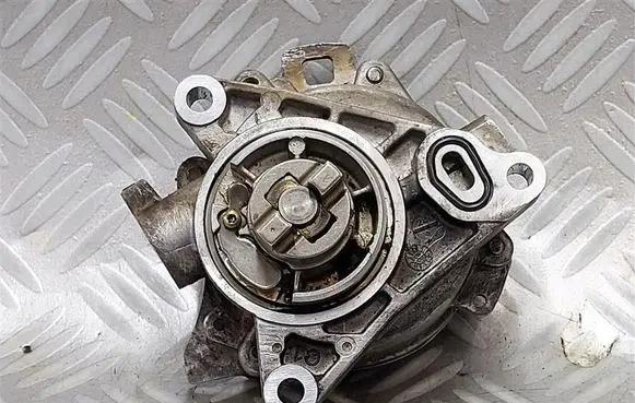 Volvo XC40 Vacuum pump 32257020