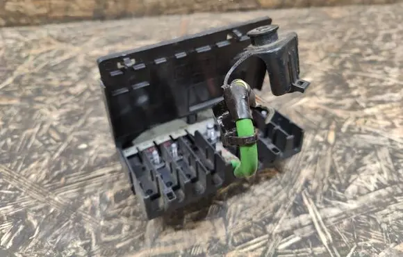Ford Fusion II Fuse module HU5T14A094BC