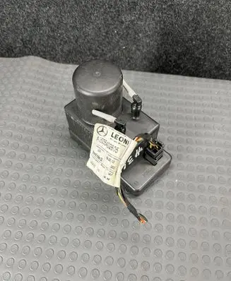 Mercedes-Benz C W203 Vacuum pump 2038000048 A2038000048