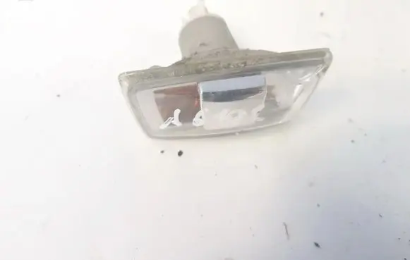 Opel Meriva B Front fender indicator light 13252455 13252456