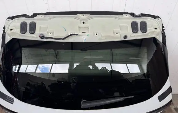 Renault Austral Opening tailgate glass