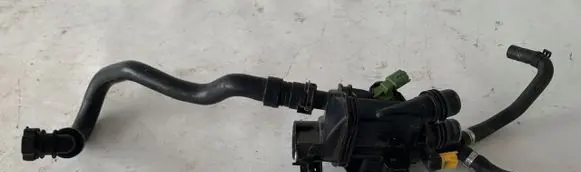 Peugeot 308 SW Thermostat housing 9807198480