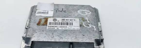 Volkswagen PASSAT B5 Engine control unit/module 3B0907557C 5WP4332