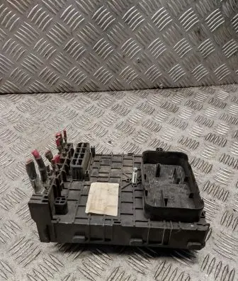 Volkswagen PASSAT B7 Fuse module 3c0937125