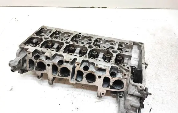 BMW 3 F30 F35 F31 Engine head 8513709