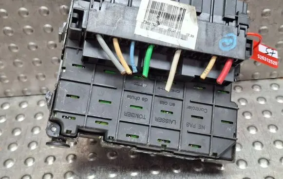 Peugeot 307 Fuse module S26312520 9650664180