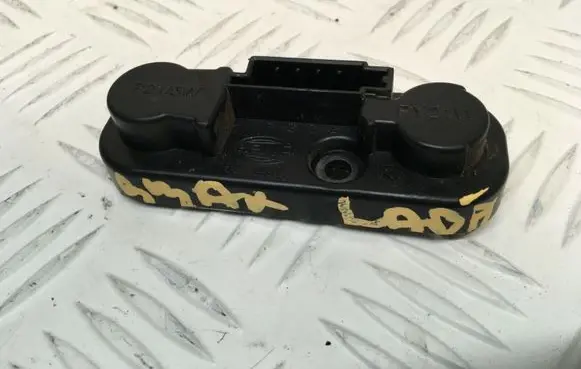 Ford S-MAX Tail light bulb cover holder 162492