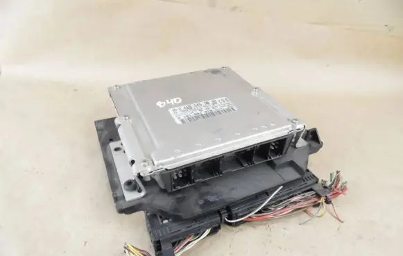 Mercedes-Benz E W210 Engine control unit/module A0255453832 28RTE216 0281001818