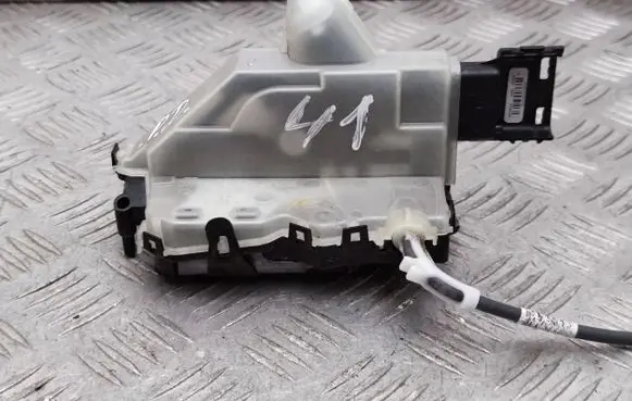 Peugeot Traveller Front door lock 16942543 PSA084140