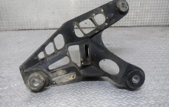 Volkswagen Golf V Gear shift cable bracket 1K0711789G
