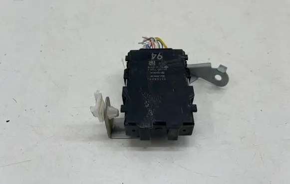 Toyota Hilux VIII Gateway control module 8910071011