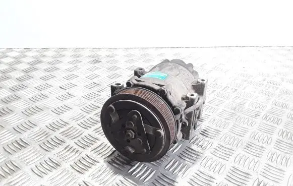 Ford Focus C-MAX Air conditioning (A/C) compressor (pump) 3M5H19D629HB