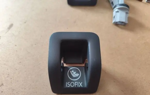 Volkswagen Golf V ISOFIX cover 1K0887233
