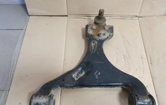 Front lower control arm/wishbone