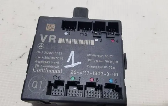 Mercedes-Benz C W204 Door control unit/module 2049001506DDE A2049001506