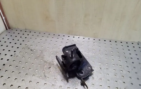 Toyota RAV 4 (XA30) Gearbox mount