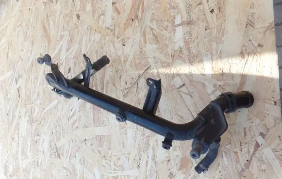 Audi A6 S6 C5 4B Engine coolant pipe/hose 06B121071A