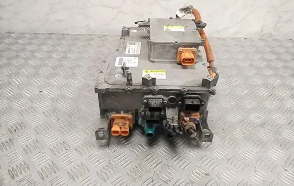 Peugeot 208 II Voltage converter inverter 9844765280