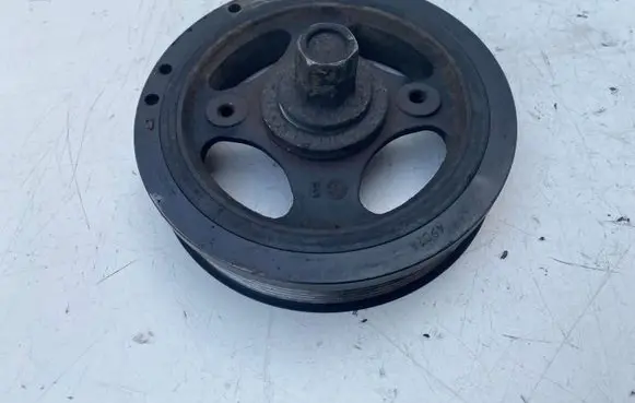 Toyota Avensis T250 Crankshaft pulley 134080R011