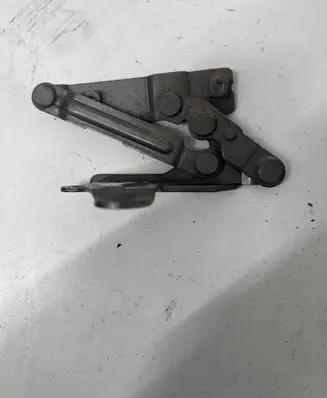 Seat Altea Engine bonnet/hood hinges 8P0823301B