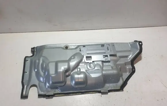 Volvo XC60 Heat shield in engine bay 31335579