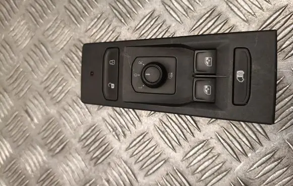 Volkswagen Multivan T6 Electric window control switch 7LA868247J