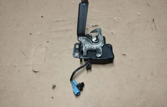 Honda CR-V Engine bonnet/hood lock/catch
