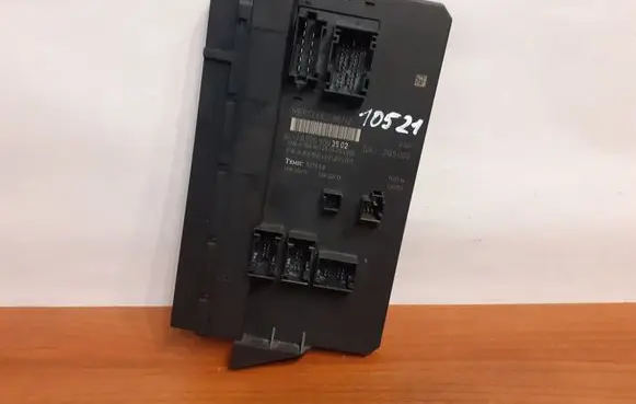 Mercedes-Benz Sprinter W906 Relay mounting block A9069024301 10521