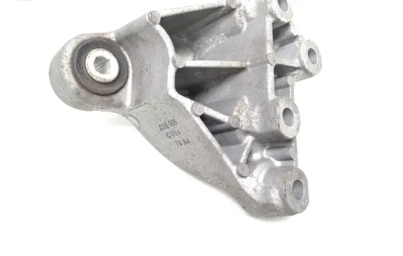 Engine mounting bracket
