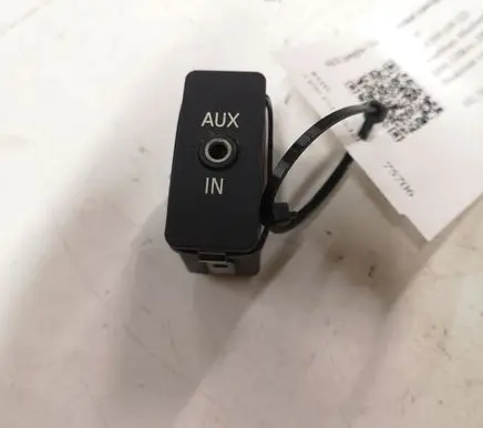 BMW 3 E90 E91 AUX in-socket connector 61316930561