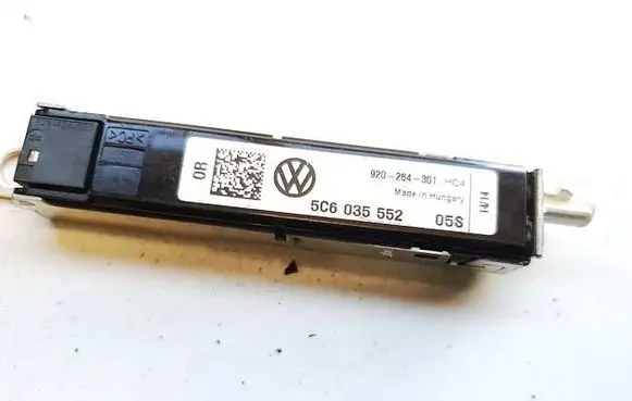 Volkswagen Jetta VI Antenna control unit 5C6035552 5C6035552C