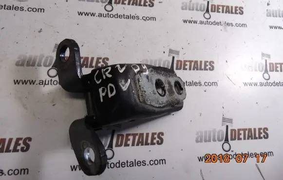 Honda CR-V Front door upper hinge