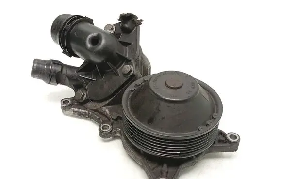 BMW 5 GT F07 Water pump 8507326