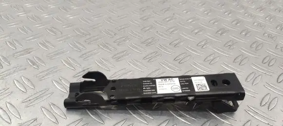 Volkswagen PASSAT B8 Seat belt height adjuster 4M0857819
