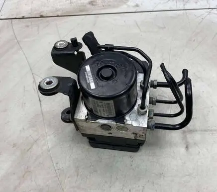 Volvo V70 ABS Pump 30681619 610828004 00404972C1