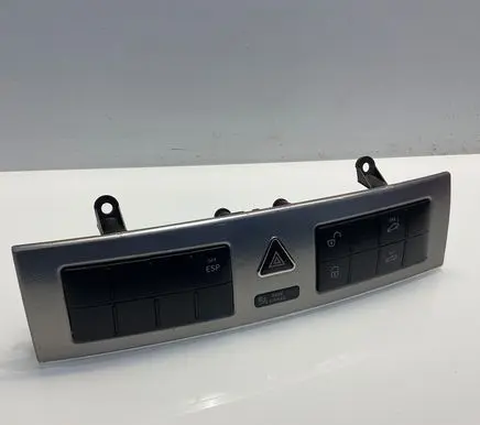 Mercedes-Benz C W203 Hazard light switch 2038707910 33635703 3061210162138