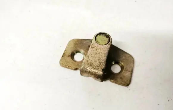Opel Astra G Rear door lock loop/hook striker 