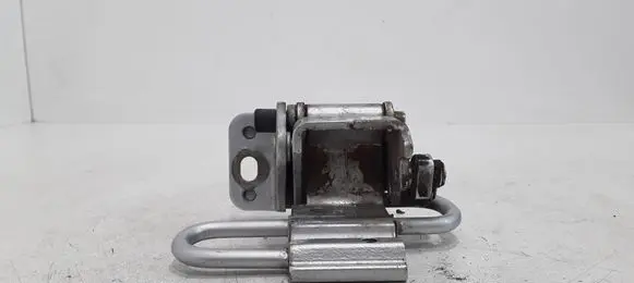 Audi A4 S4 B6 8E 8H Rear door lower hinge 8E0833411