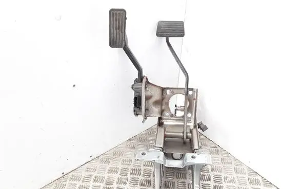 Saab 9-7X Pedal assembly 15145758 15267298